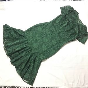 Gal Meets Glam Eve lace dress